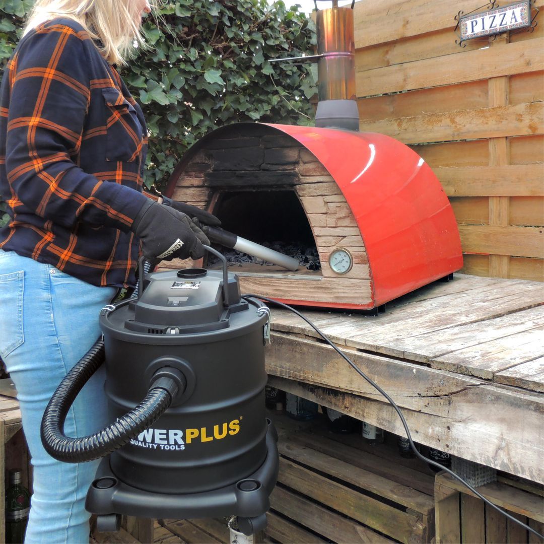 Powerplus Aschesauger mit Staubsauger-Zubehör POWX308