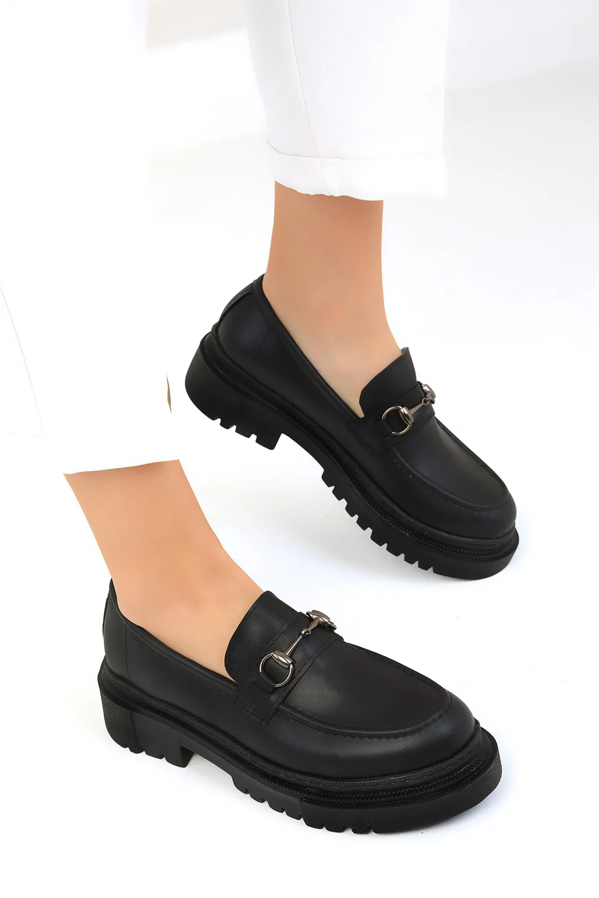 SOHO  Schwarze Freizeitschuhe für Damen 17542