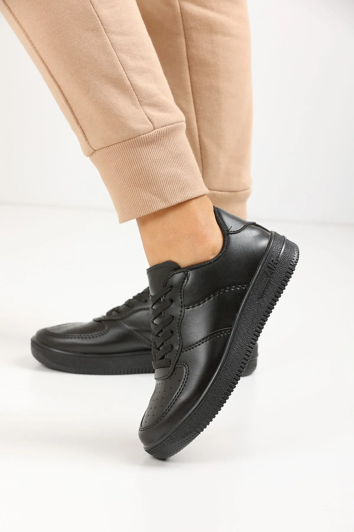 en7  Schwarze Damen-Sneakers Air-21
