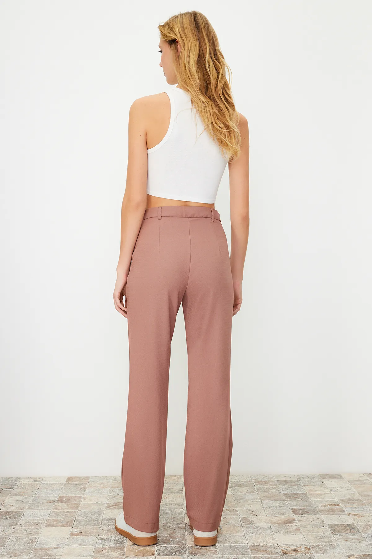 Trendyol Collection  Dried Rose Gerade/Gerade geschnittene, gewebte Hose mit hoher Taille und gerippten Nähten TWOSS21PL0093