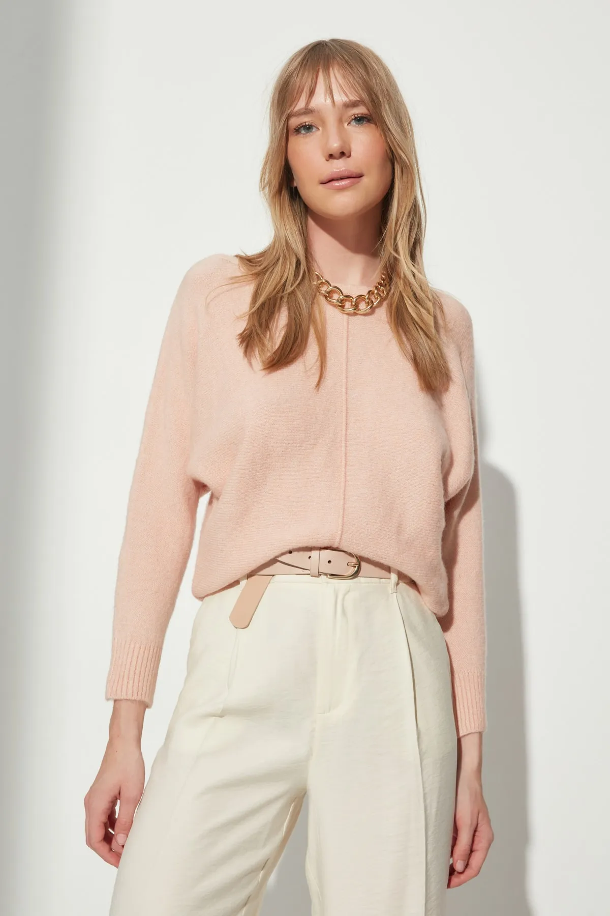 Trendyol Collection  Puderfarbener, gerippter Oversize-Strickpullover aus Wolle TWOAW23KZ01614
