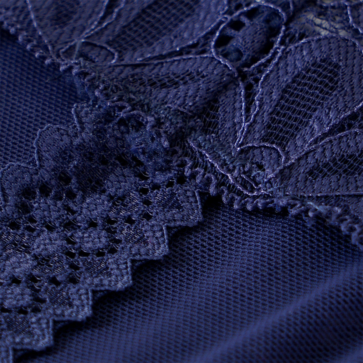 3 Damen Strings aus floraler Spitze