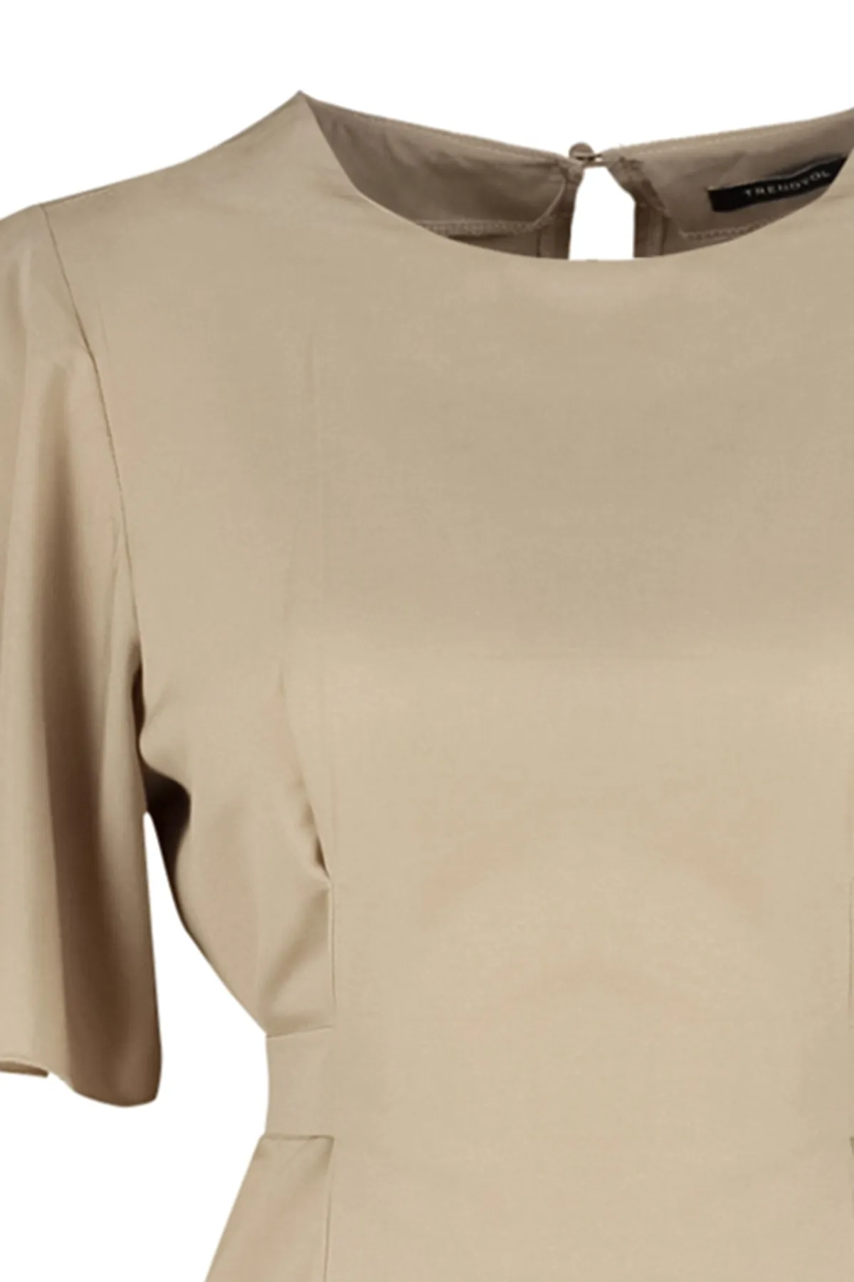 Trendyol Curve  Beigefarbene Bluse mit Krawattendetails TBBSS22BZ1316