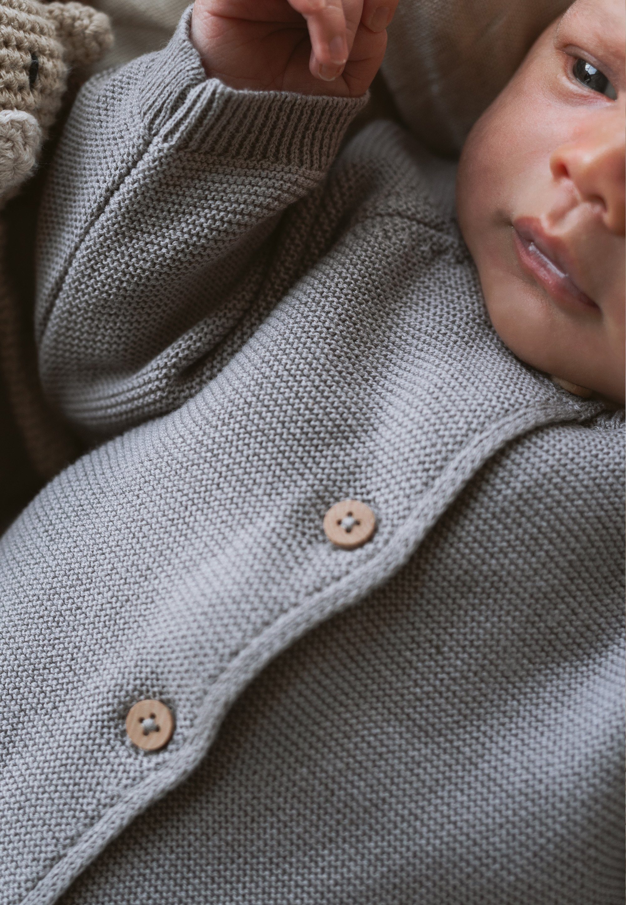 Liliput Sweatjacke mit niedlicher Holzknopfleiste