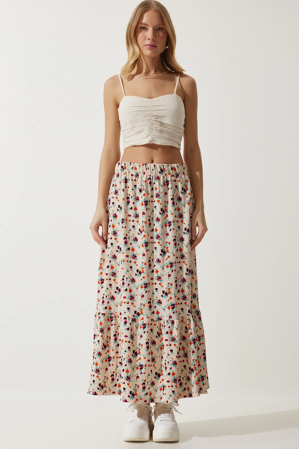 Happiness İstanbul  Cremefarbener Viskoserock mit Volant und Blumenmuster für Damen DD01312