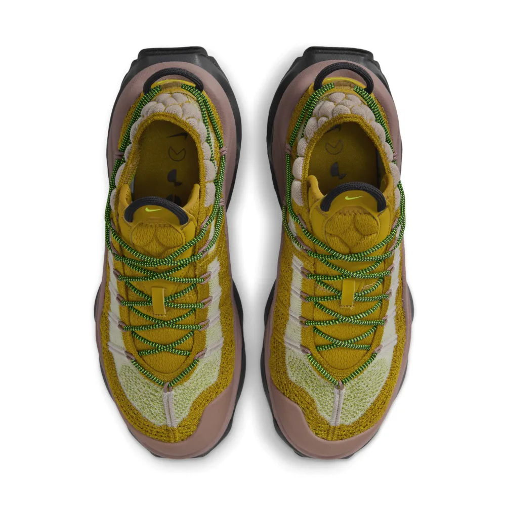 Nike Air Max Flyknit Venture WMNS Bronzine FD2110-700 / gelb