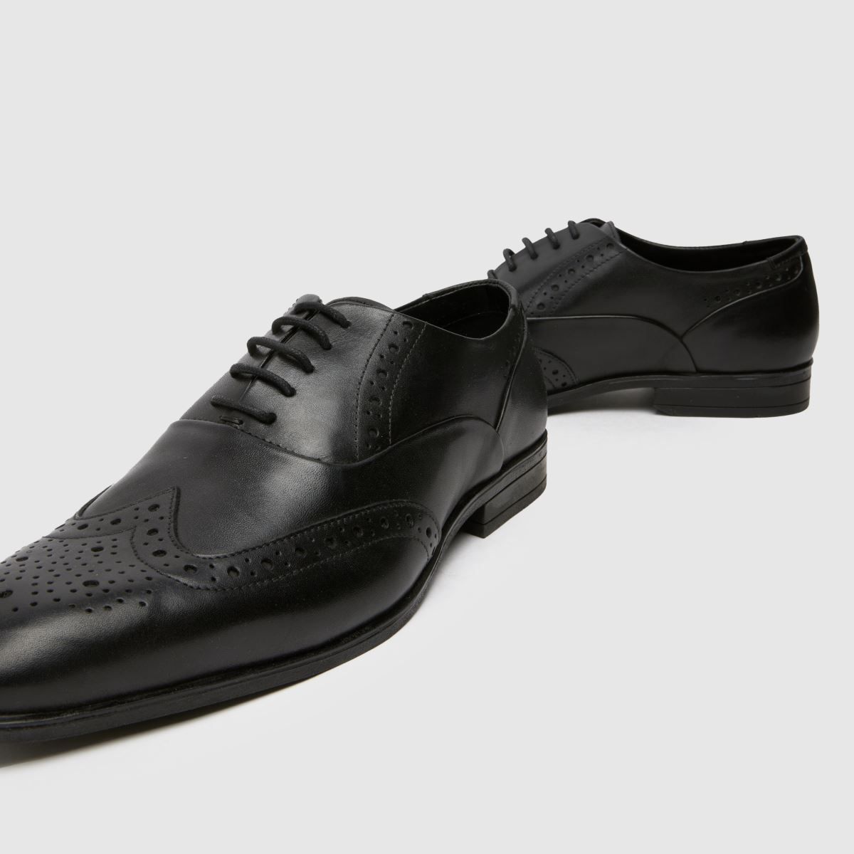 Schuh Row bőr brogue cipők fekete színben