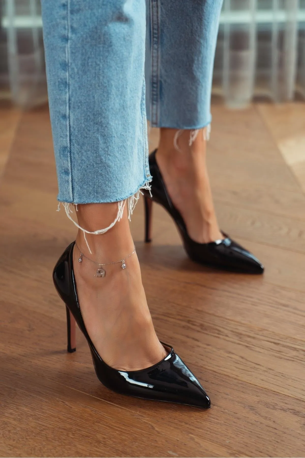 NİŞANTAŞI SHOES  Vanessa Damen-Stiletto aus schwarzem Lackleder mit spitzer Zehenpartie