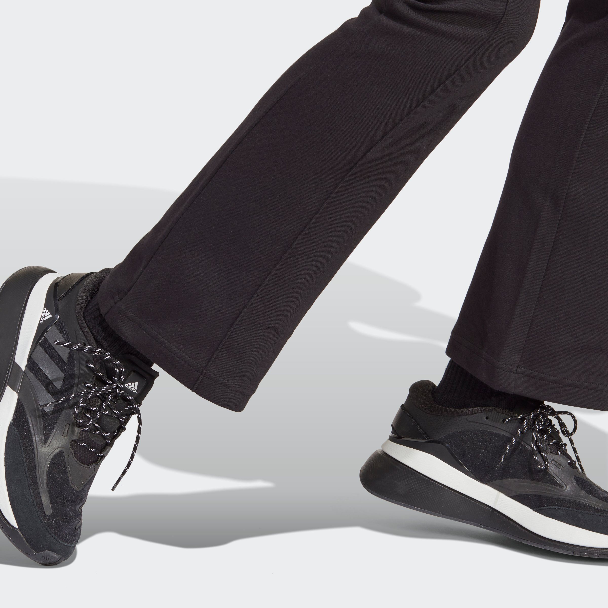 adidas Sportswear Sporthose ALLOVER ADIDAS GRAPHIC HIGHRISE FLARE HOSE (1-tlg)