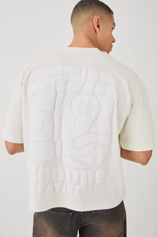 Kastiges Oversize T-Shirt mit Stickerei