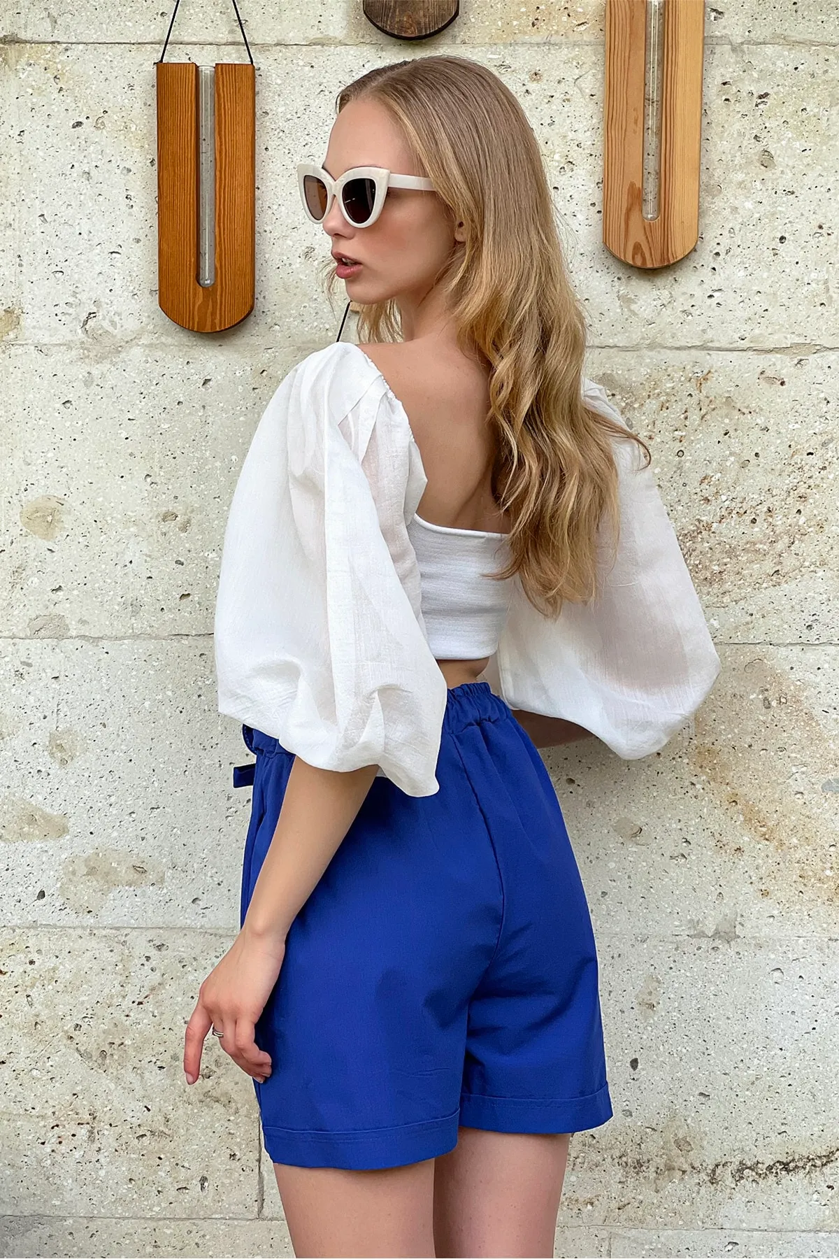 Trend Alaçatı Stili  Damen Saks Elastischer Taillengürtel Doppelte Tasche Doppeltes Bein Karotten Gabardine Shorts ALC-X8450