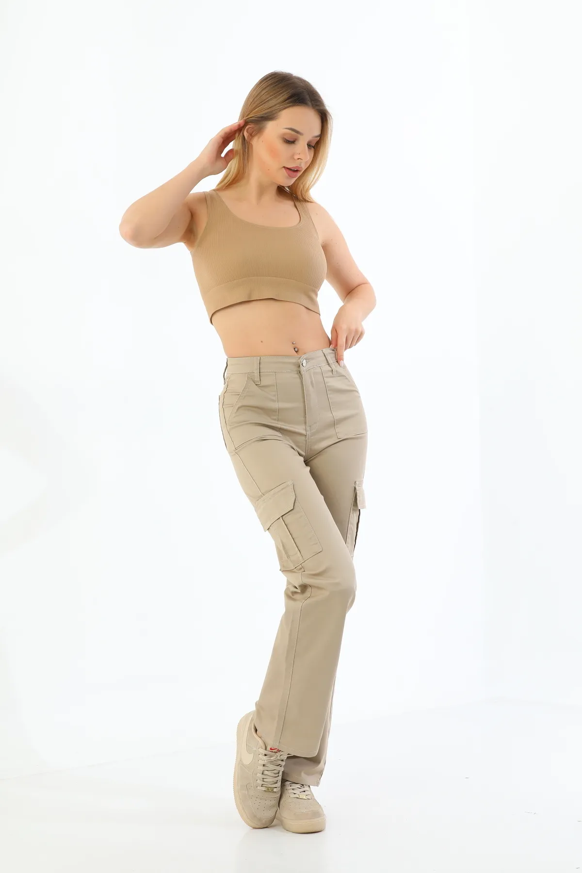 BİKELİFE  Beigefarbene Cargo-Hose aus Lycra mit hoher Taille und weitem Bein