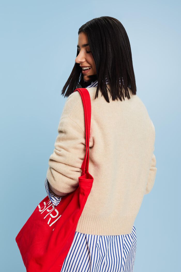 Kaschmirpullover mit V-Ausschnitt