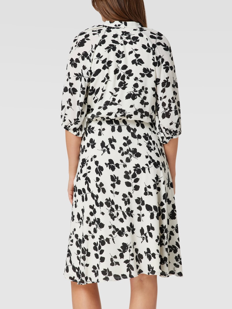 Midikleid mit floralem Muster in offwhite