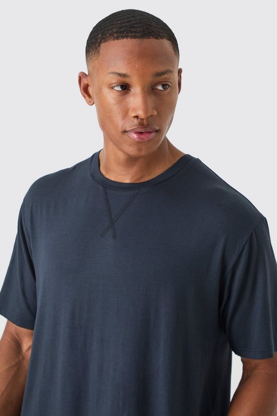 Premium Loungewear T-Shirt mit Detail