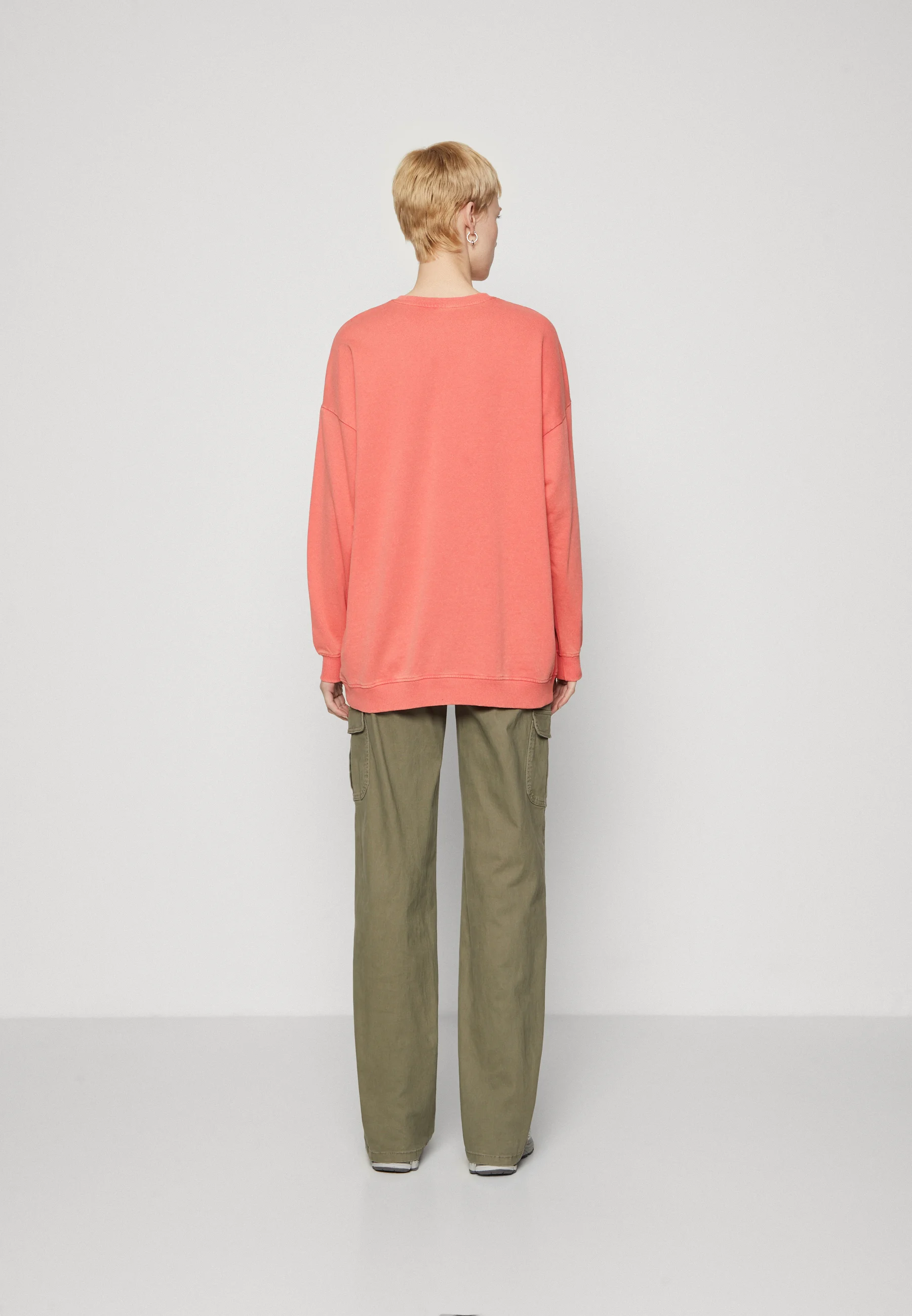ONLY Tall ONLLUCINDA TAMED O NECK - Sudadera