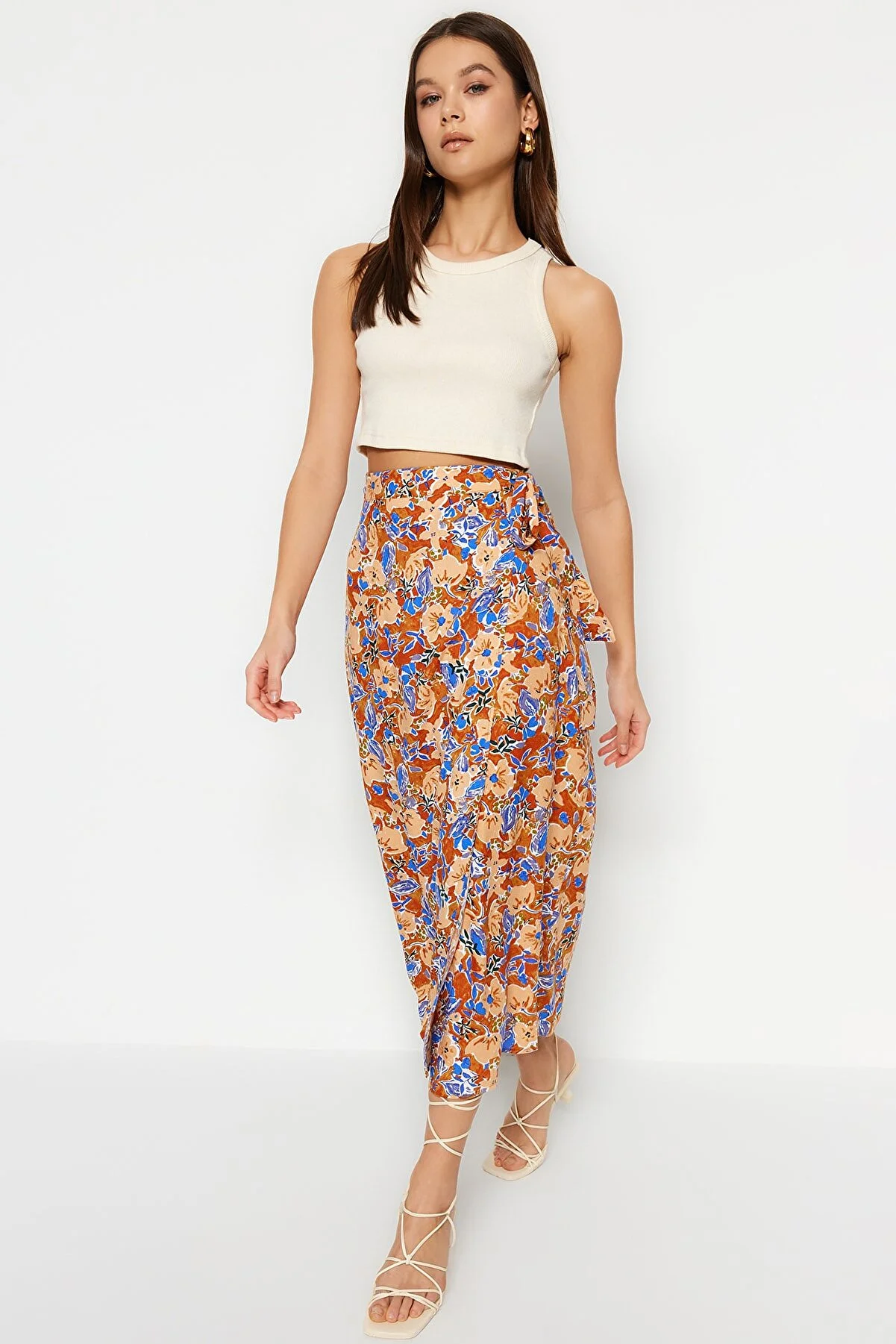 Trendyol Collection  Mehrfarbiger, floral gemusterter Midi-Webrock aus Viskosestoff TWOSS23ET00294