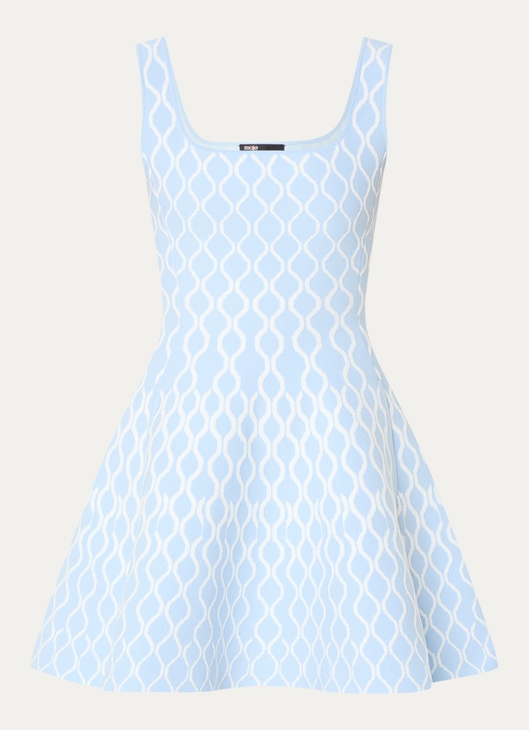 Rochie scurtă Maje din material fin tricotat cu imprimeu