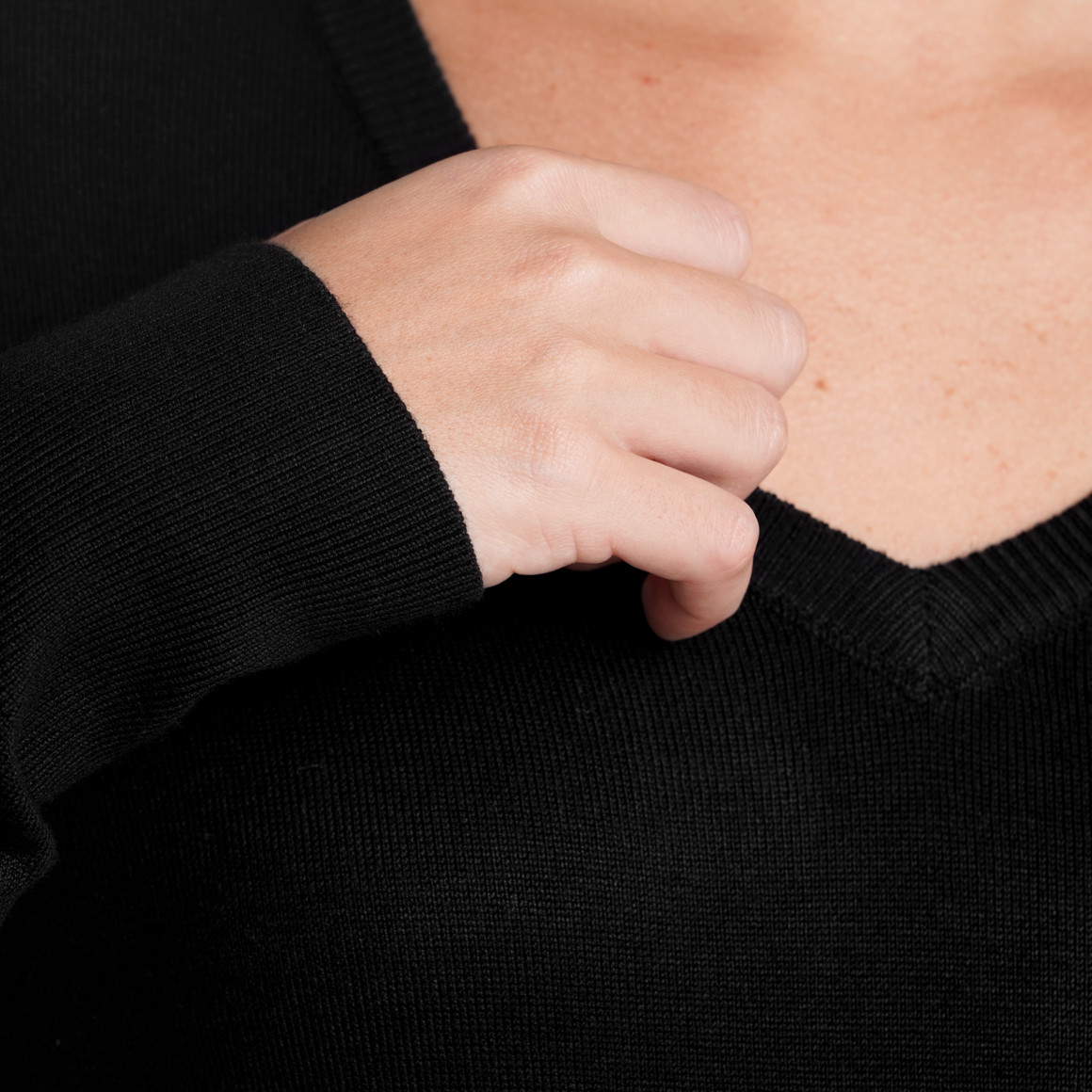 Damen Feinstrickpullover mit V-Ausschnitt