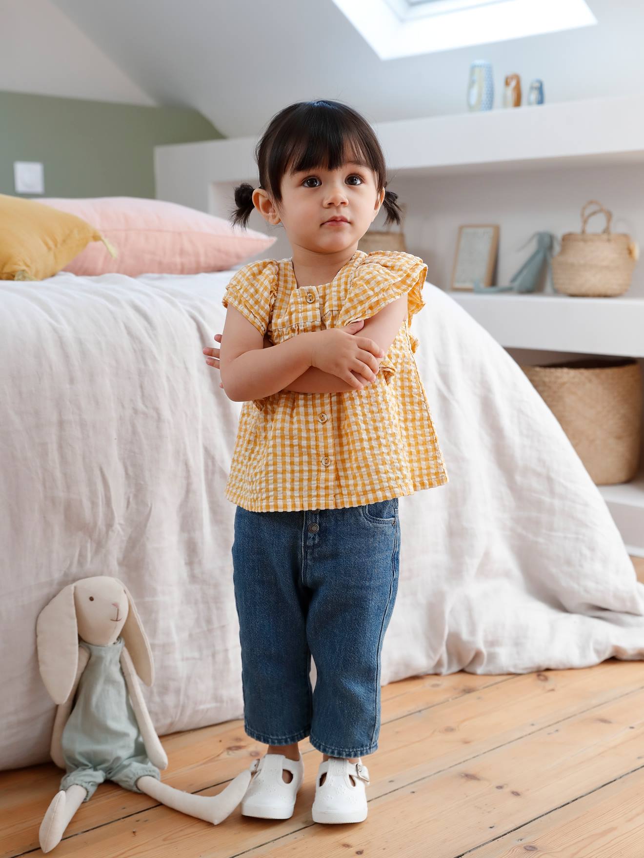 Ensemble blouse vichy en seersucker et jean large bébé carreaux ocre
