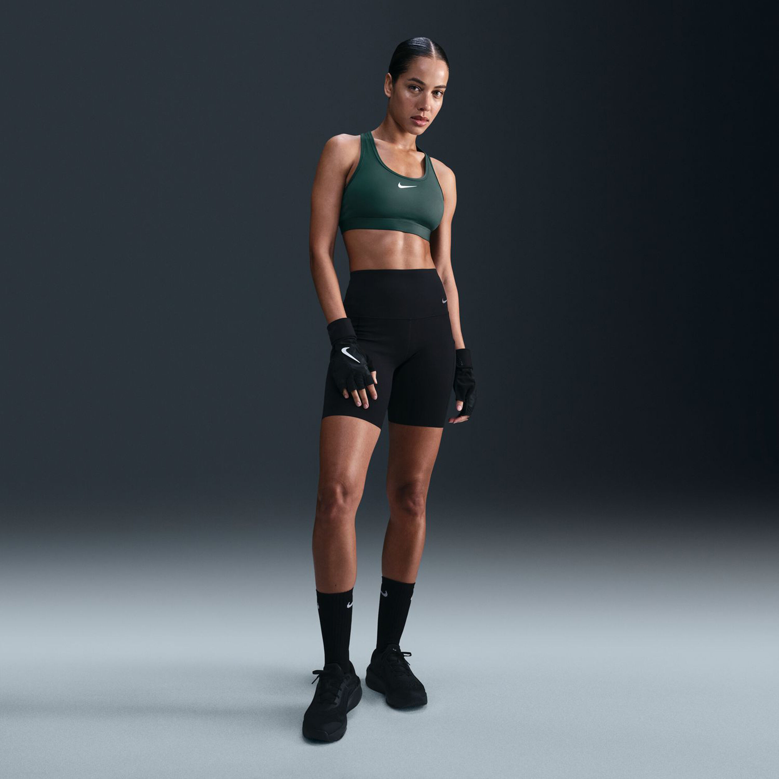 Swoosh Medium Support Sport-BH Damen - Grün, Weiß