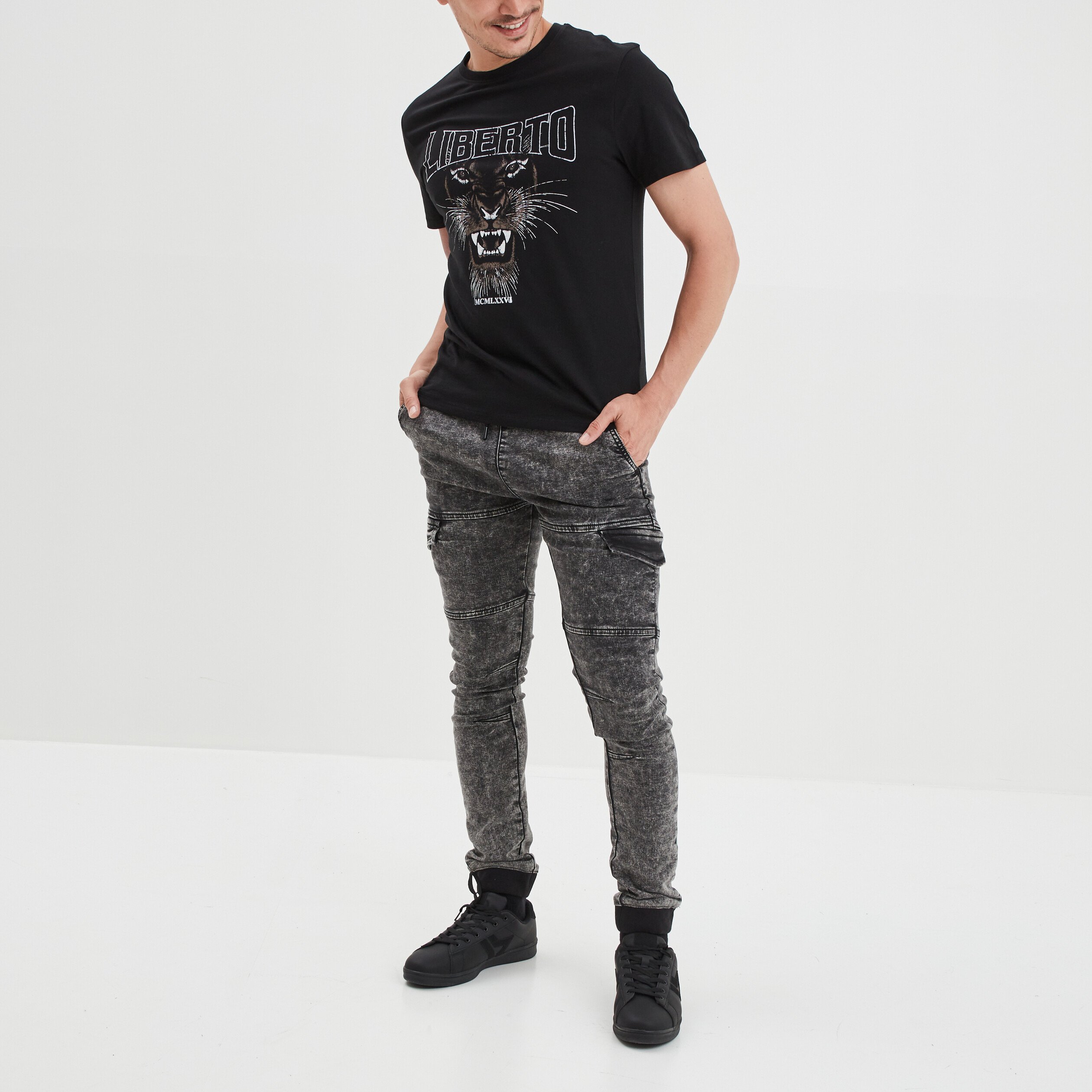 T-shirt droit manches courtes Liberto noir homme | La Halle