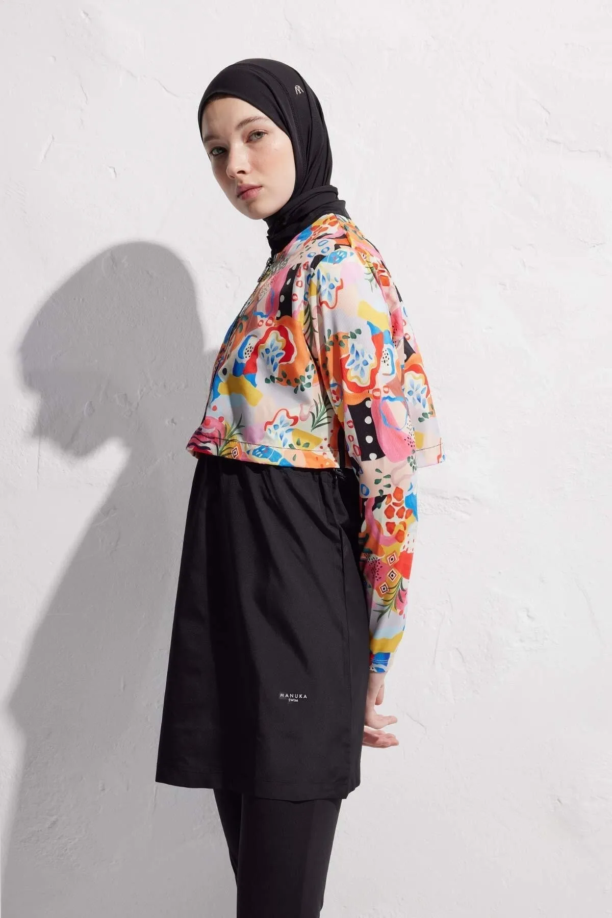 Manuka  3-teiliges Hijab-Badeanzug-Set aus Fallschirmstoff, abstrakt