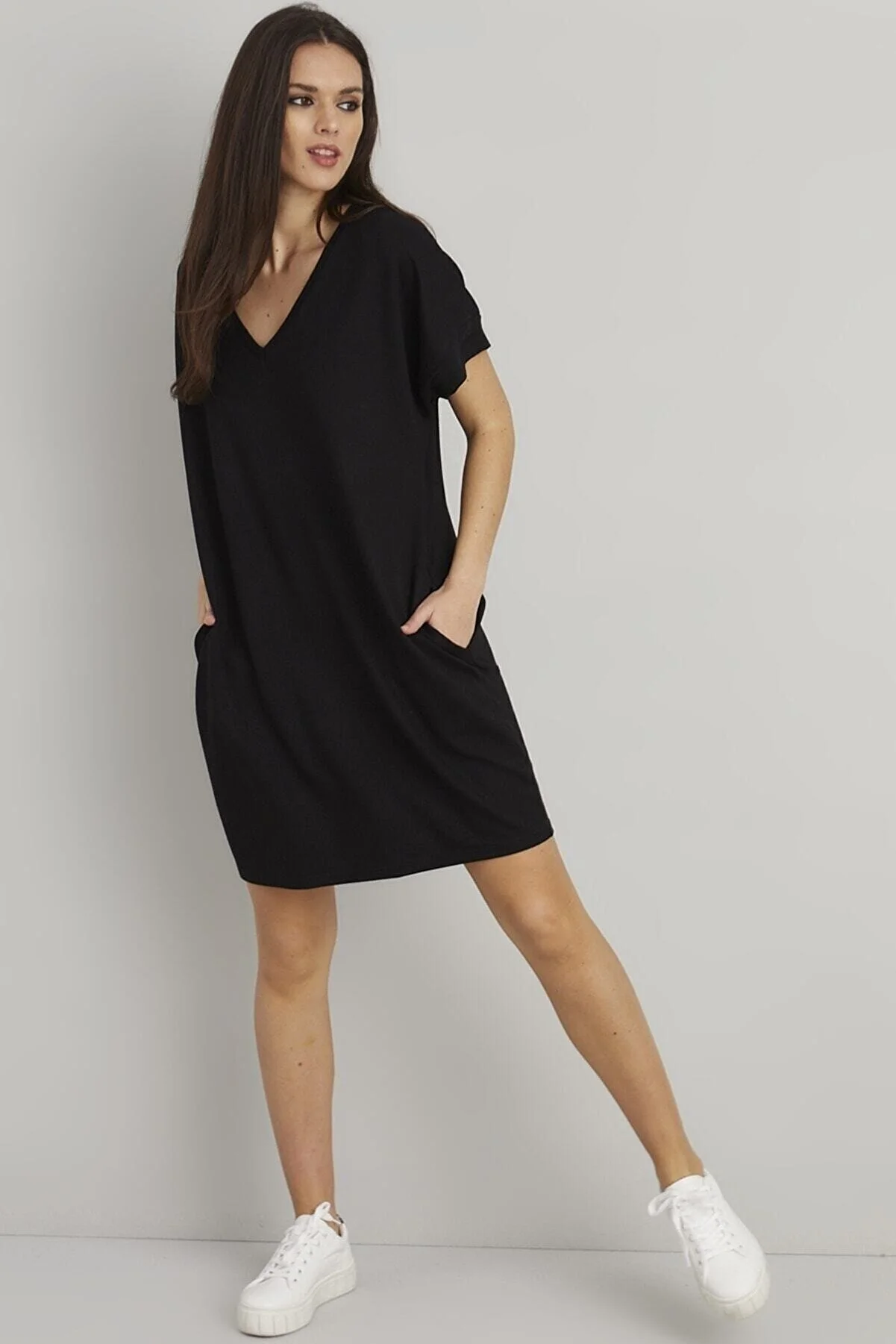 Know  Schwarzes T-Shirt-Kleid mit bedruckten Taschen für Damen