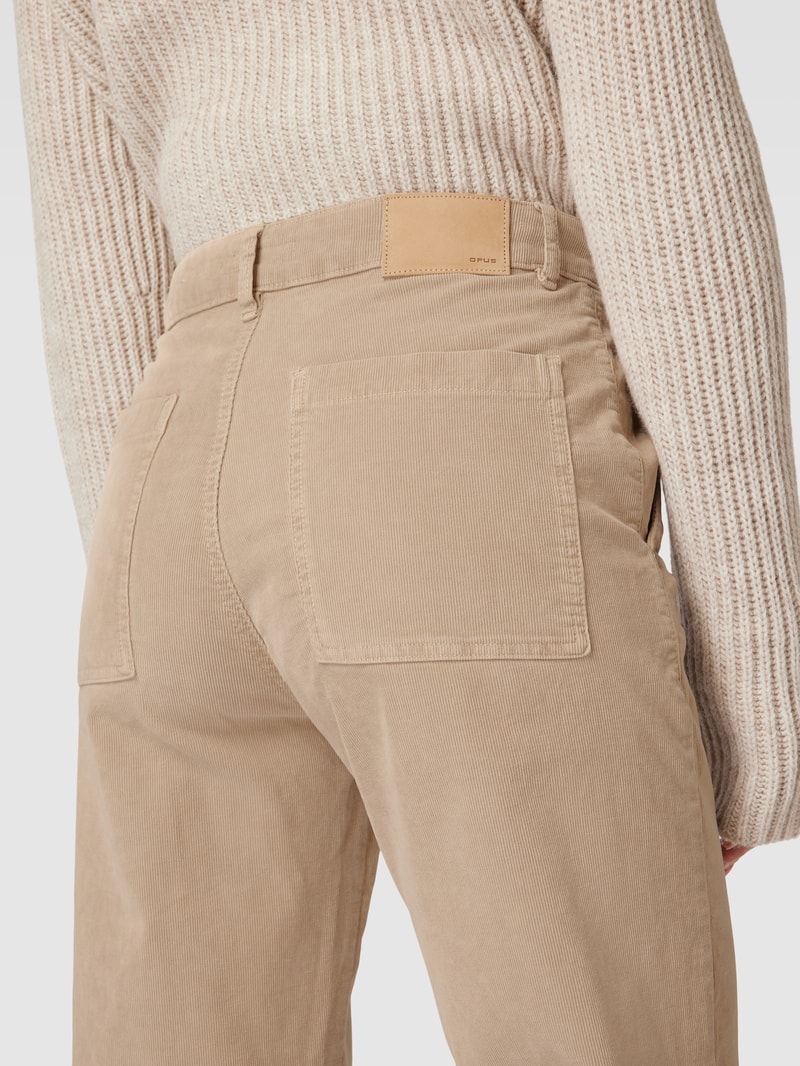 Cordhose mit Gesäßtaschen Modell 'Mokoti' in beige
