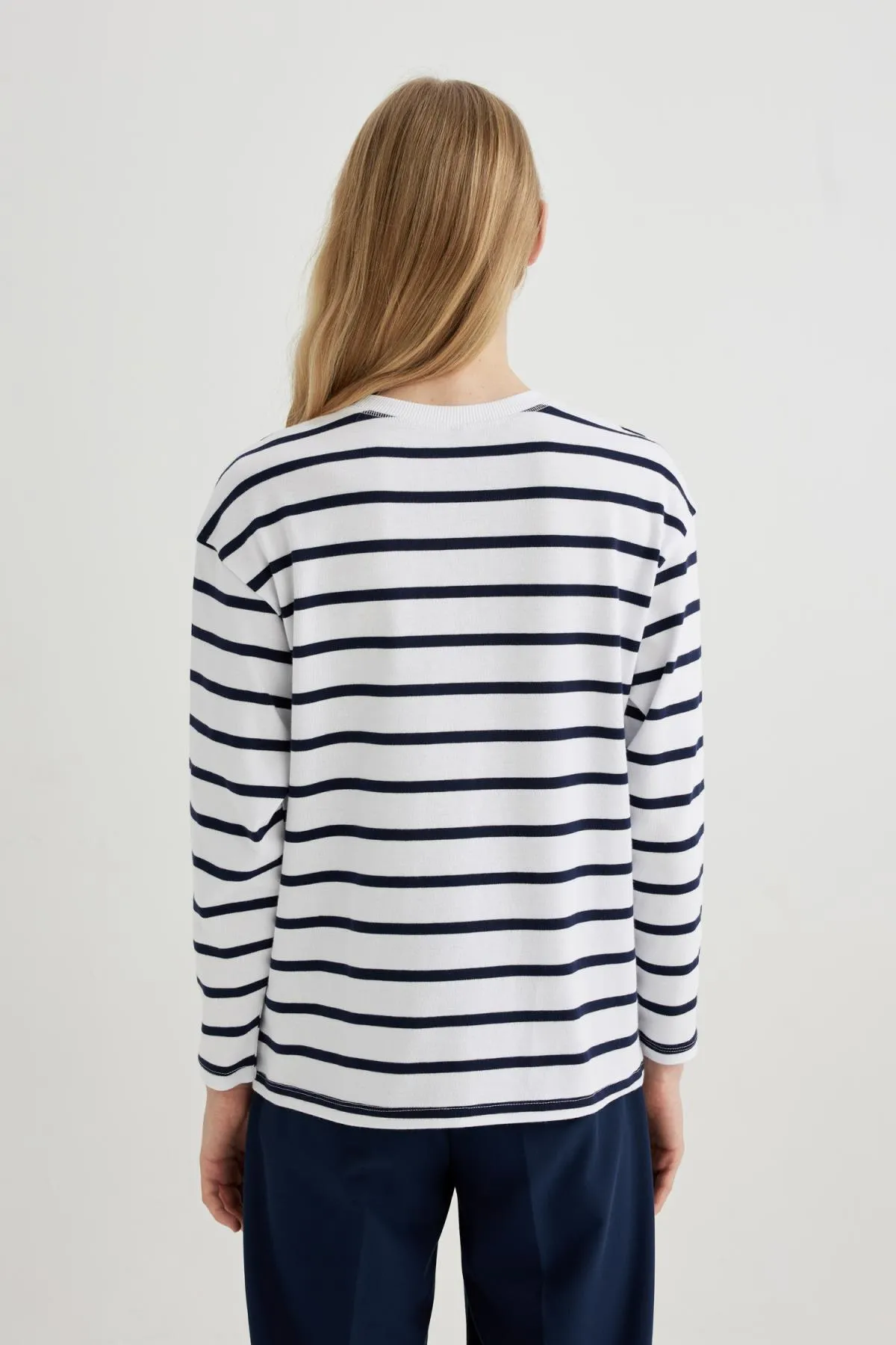 DeFacto  Gestreiftes Langarm-T-Shirt mit normaler Passform C2103ax24sp
