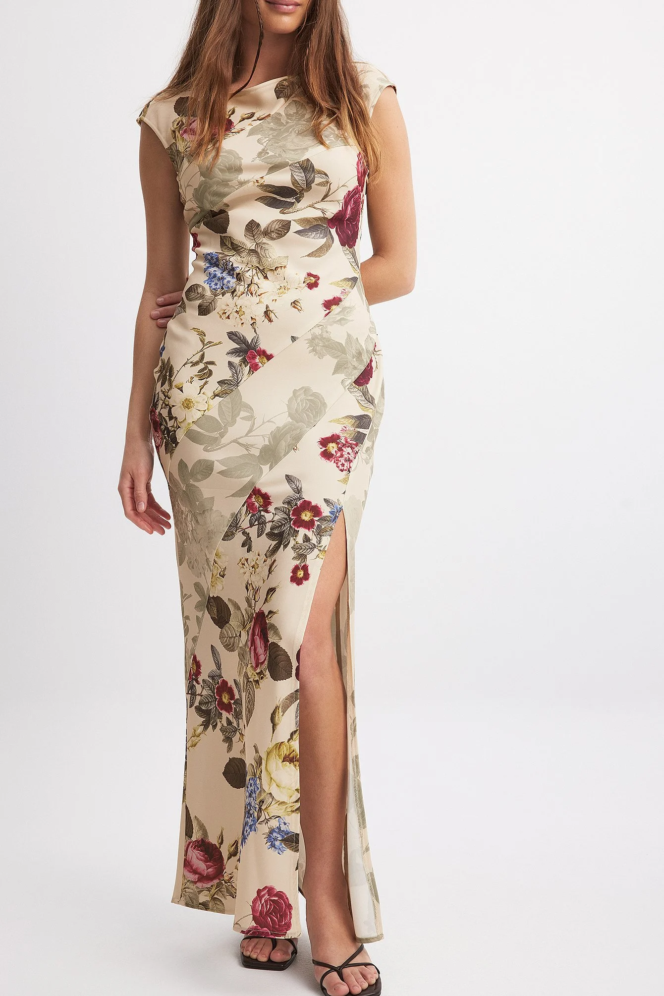 Gewebtes, bedrucktes Maxikleid mit U-Boot-Ausschnitt