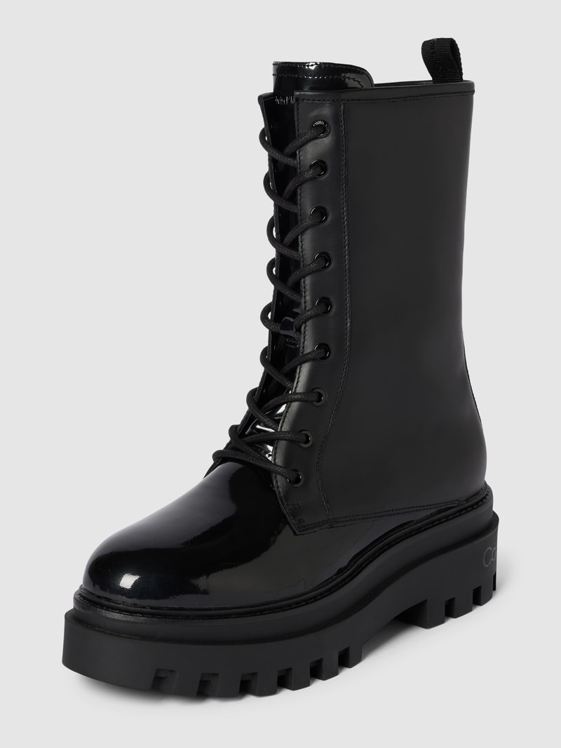 Schnürboots aus Leder mit Plateausohle in schwarz
