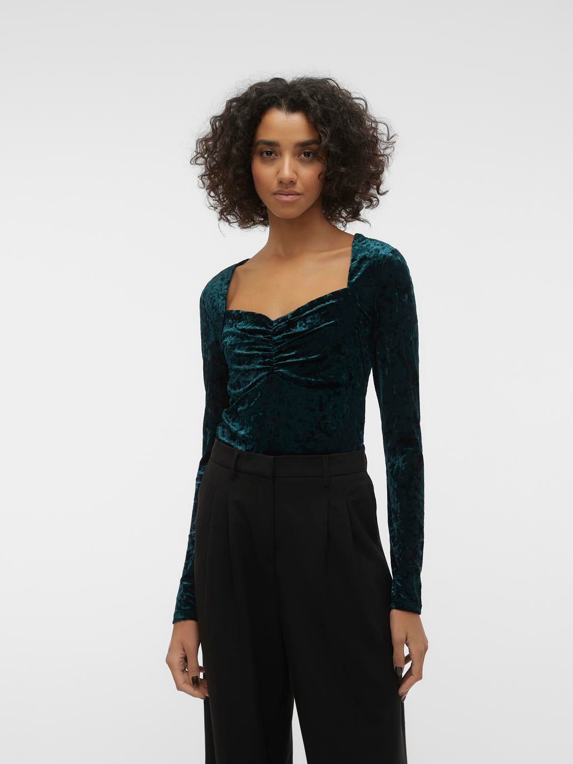 VMVERA Top