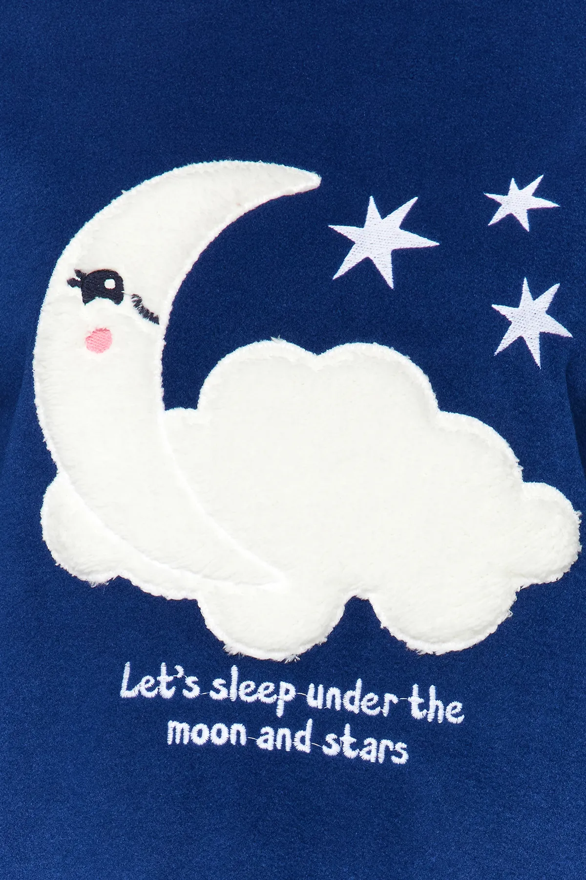 Trendyol Collection  Marineblaues Pyjama-Set aus Fleece mit T-Shirt und Hose und Galaxie-Muster THMAW24PT00027