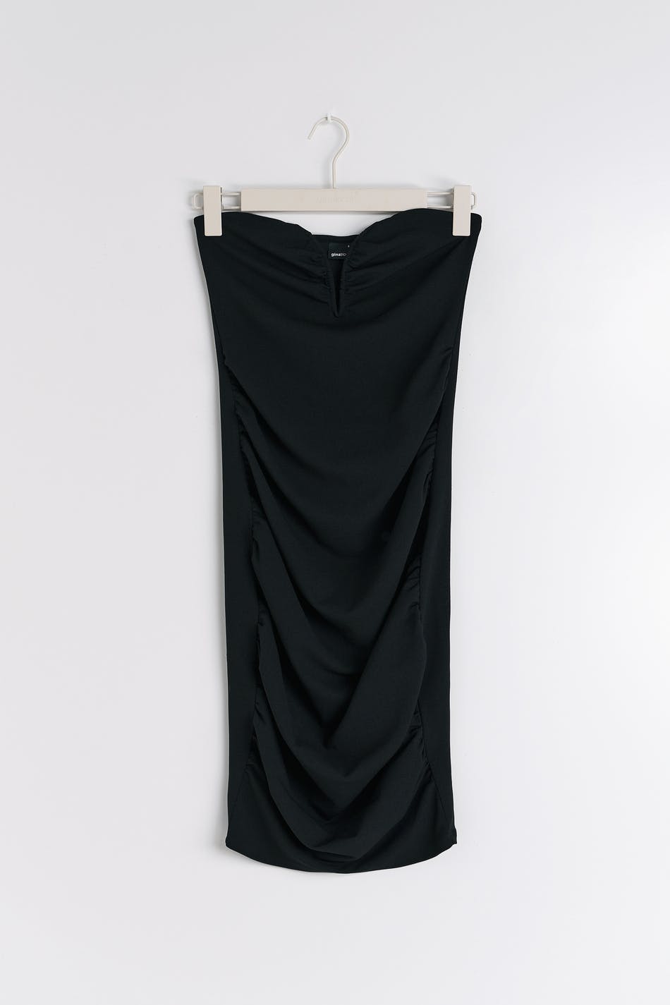 V wire dress
