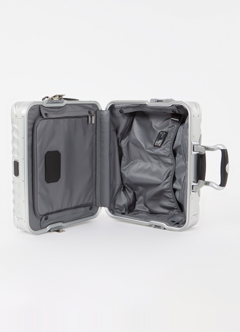 Tumi 19 Degree aluminum spinner 40.5 cm