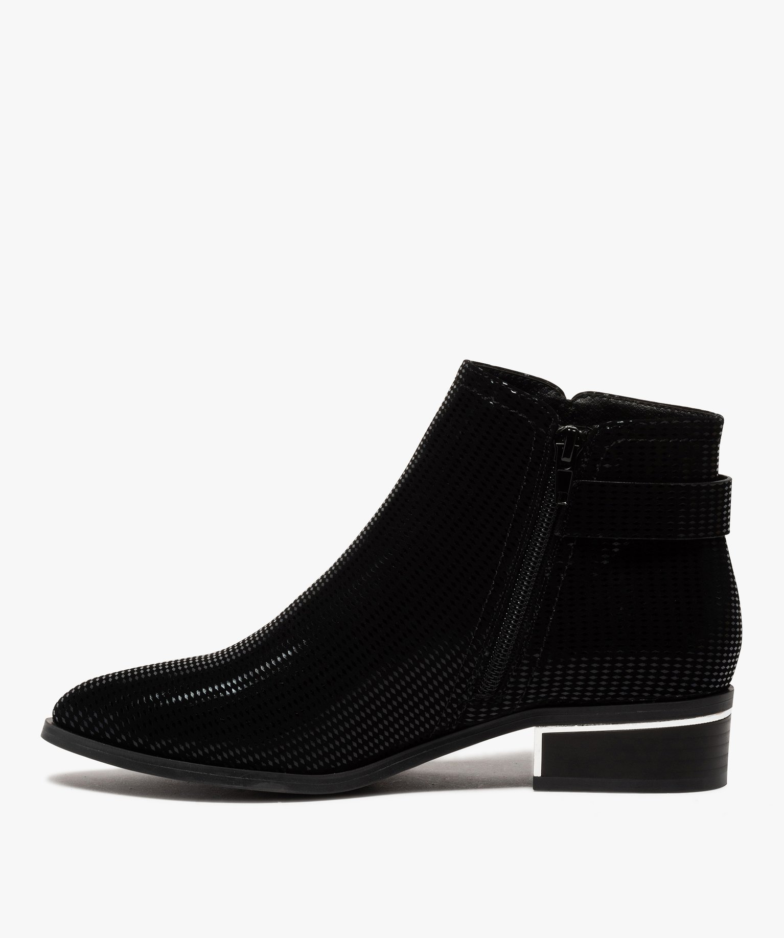 Boots femme unies dessus en suédine à motifs vernis noir | GEMO