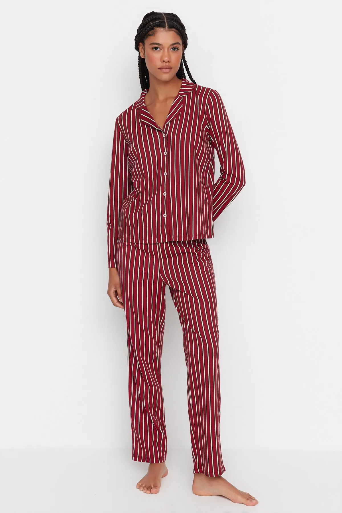 Trendyol Collection  Zimtfarbenes Pyjama-Set aus gestreiftem Strick, 100 % Baumwolle THMAW23PT00150