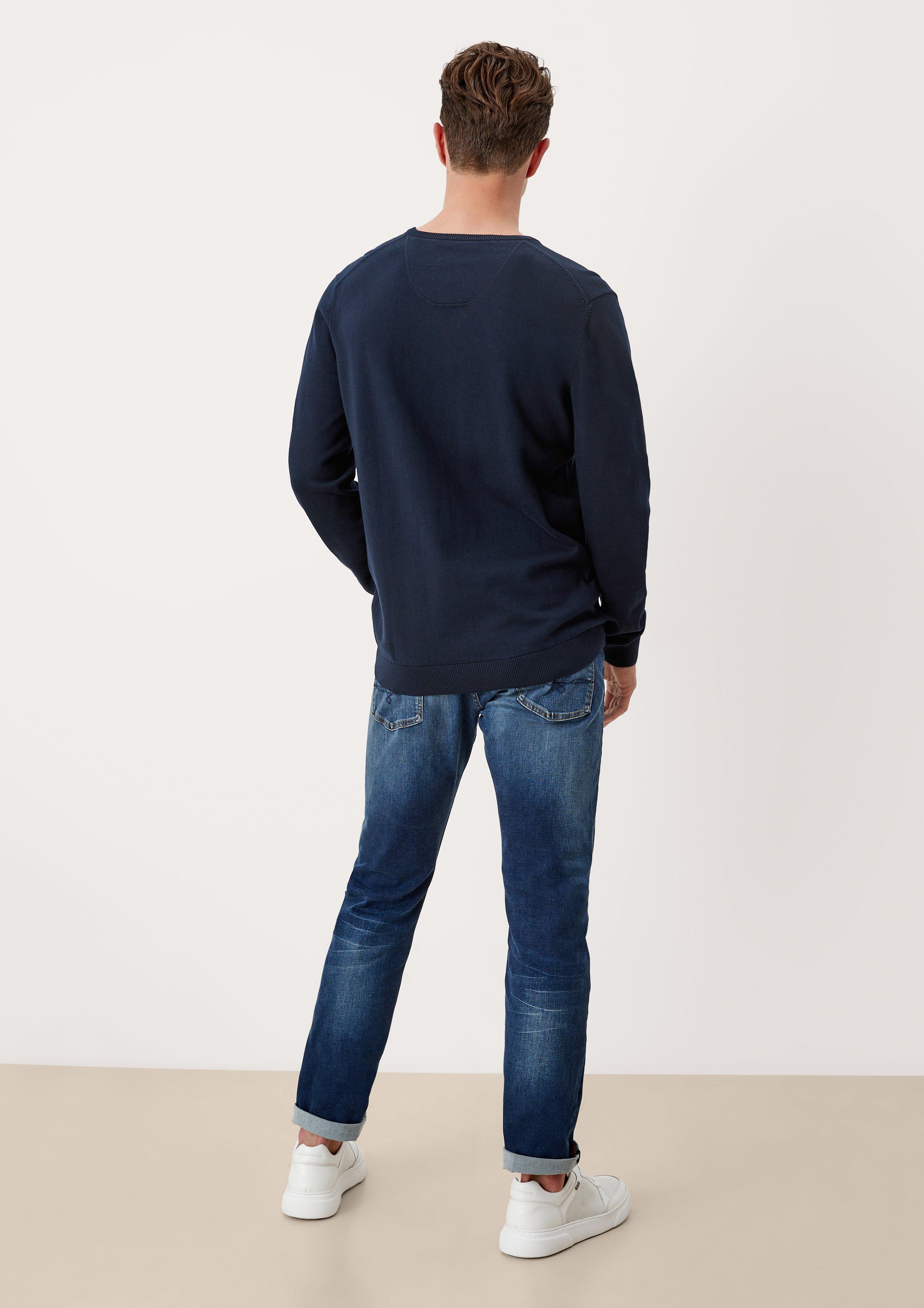Feinstrickpulli mit V-Ausschnitt  03.899.61.7623-5978