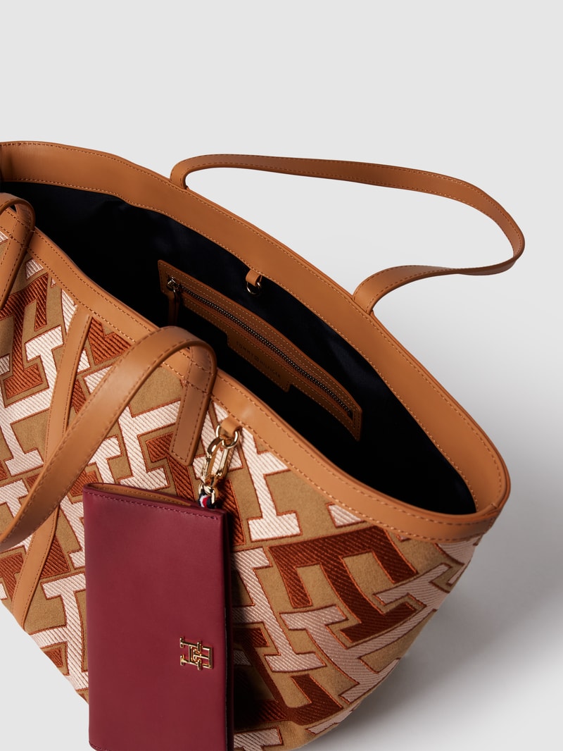 Shopper mit Allover-Logo in camel