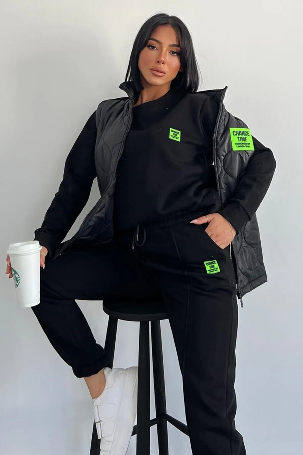lovebox  3-fädiger, erhabener Sweatshirt-Einsatz mit hoher Taille, schwarzer Trainingsanzug und Weste, 3-teiliges schwarzes Set 500