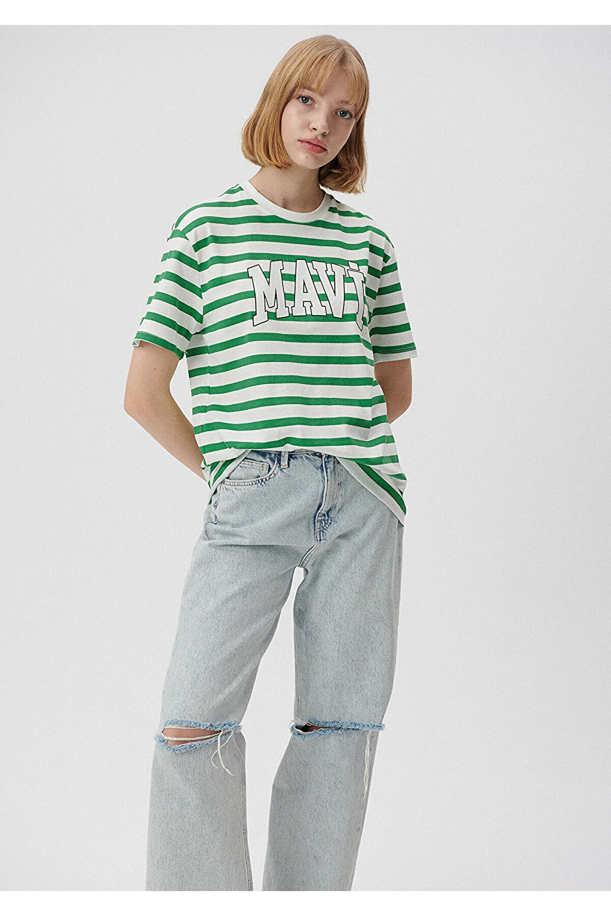 Mavi  Grün gestreiftes T-Shirt mit Logodruck, normale Passform / normaler Schnitt 1611360-84477