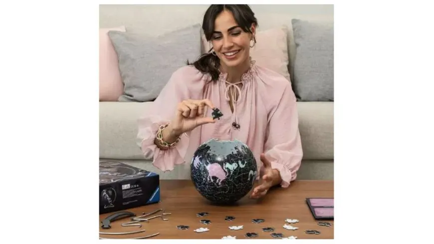 Ravensburger Puzzle - 3D Puzzles - Puzzle-Ball Starglobe Glow-In-The-Dark