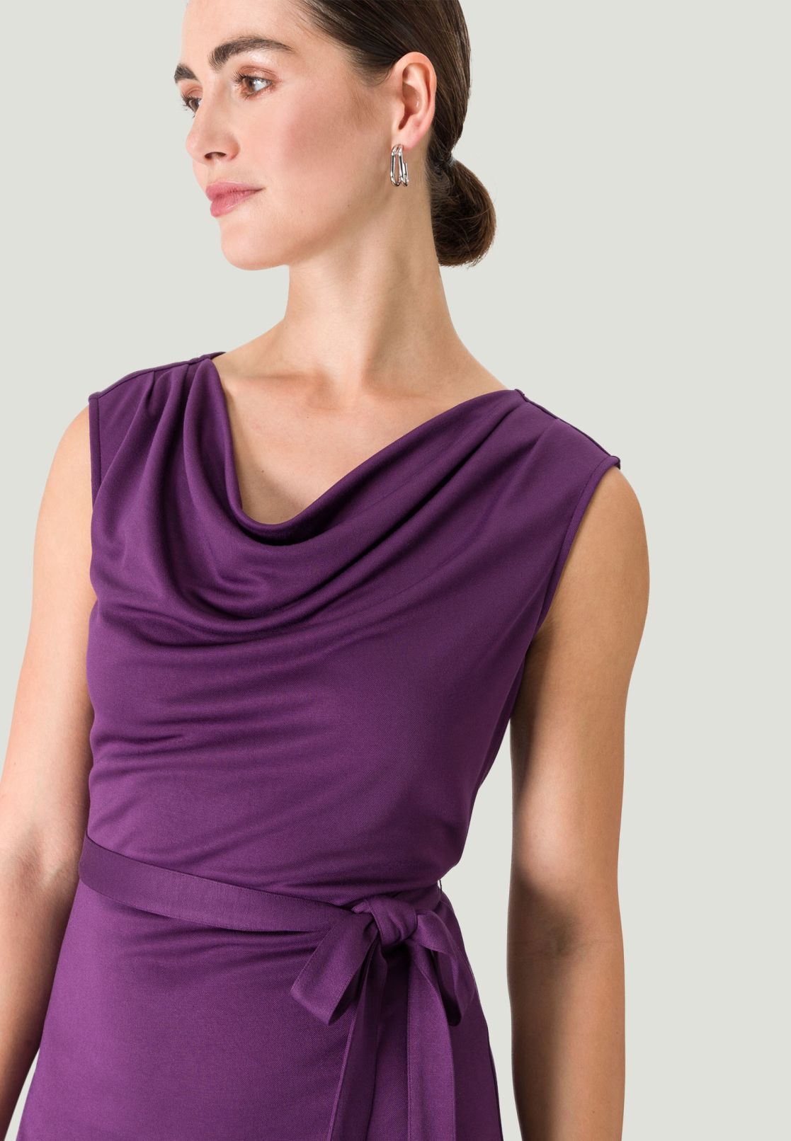 Jerseykleid mit Bindegürtel