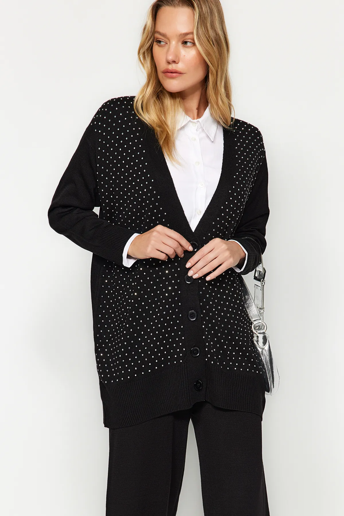 Trendyol Modest  Schwarzes Set aus Strickjacke und Hose mit Schmucksteinen, Oberteil und Unterteil TCTAW24US00079