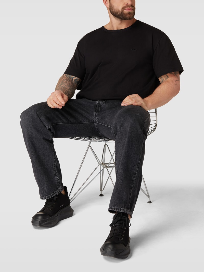 Jeans mit Label-Patch in schwarz
