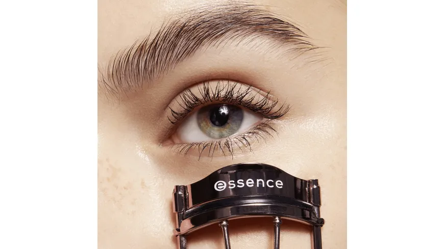 essence lash curler  All the way up