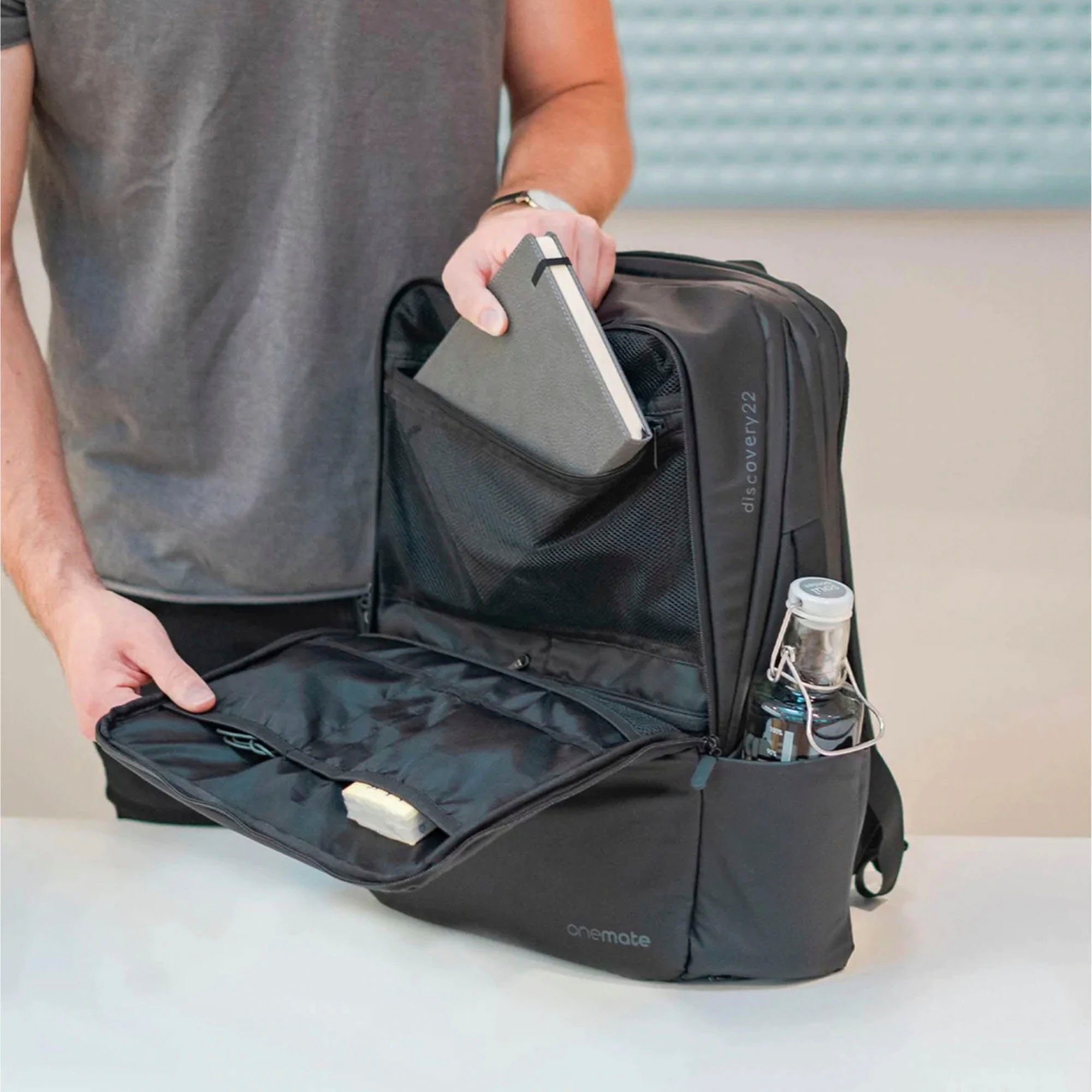 onemate Reiserucksack Discovery, schwarz, erweiterbar; aus recycelten PET-Flaschen