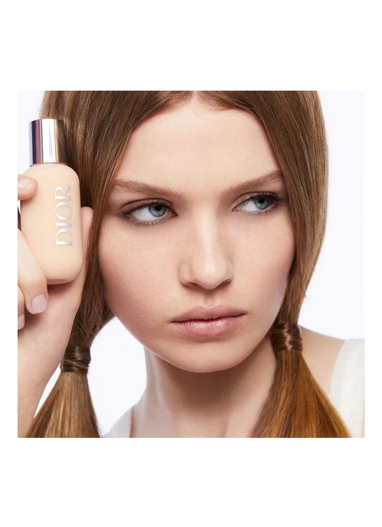 DIOR Dior Backstage -kasvo- ja vartalomeikkivoide