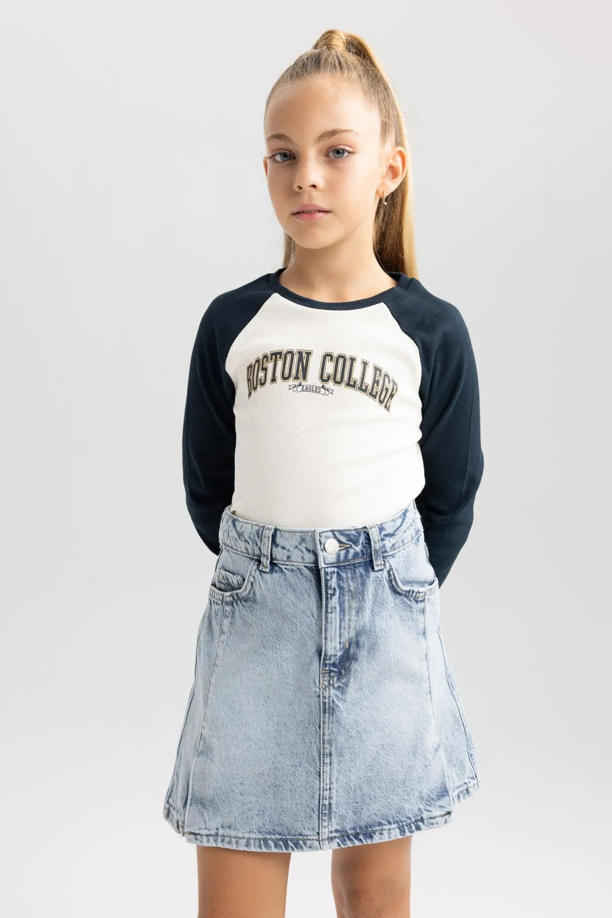 DeFacto  Langärmliges T-Shirt mit geripptem Schnitt für Mädchen – Rundhalsausschnitt, bauchfrei, Camisole A7896a823au